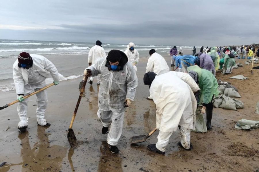 Dopo lincidente delle petroliere russe nel Mar Nero è in corso un